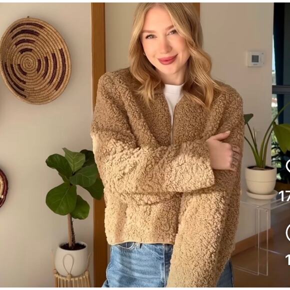 ZARA BLOGGER FAVORITE SHORT FAUX SHEARLING JACKET - Picture 5 of 12